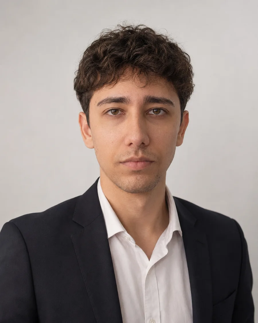 Retrato de perfil de Eduardo Rodrigues